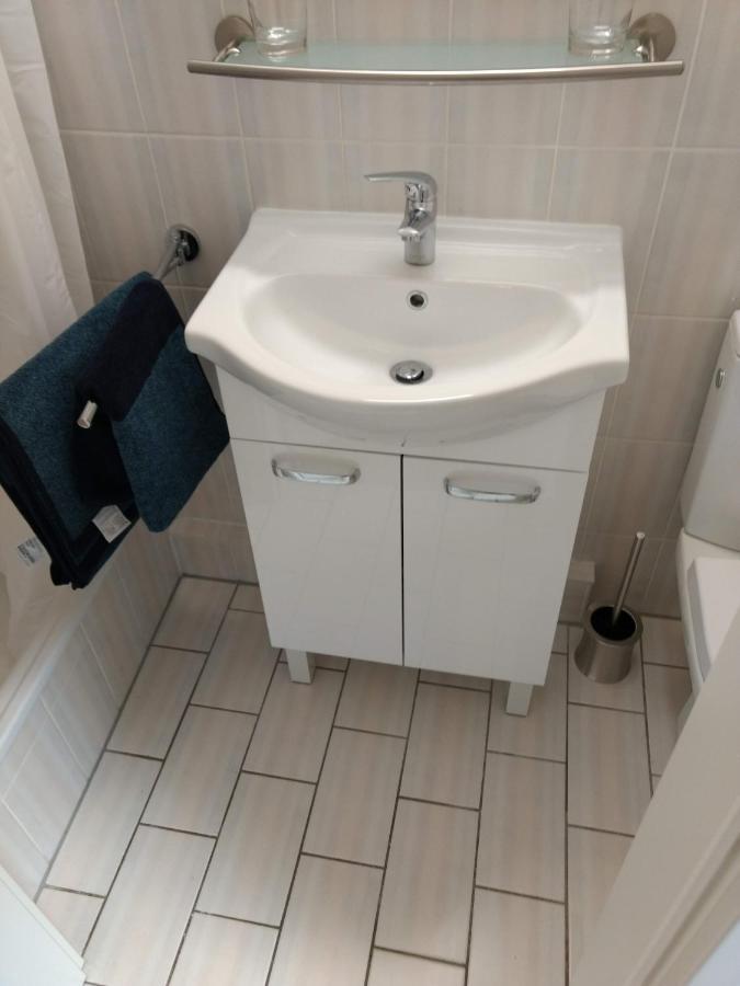 Lejlighed Ruhiges, Gemuetliches Zimmer Mit Bad Fuer 2 Personen, Mit Gartenterasse